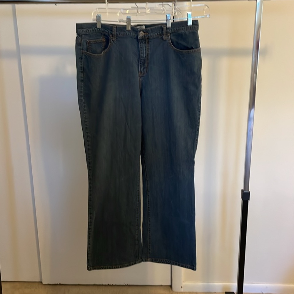 Venezia- Stretch Bootcut Medium Wash Jean. Size 20. Back pocket detail. EUC.